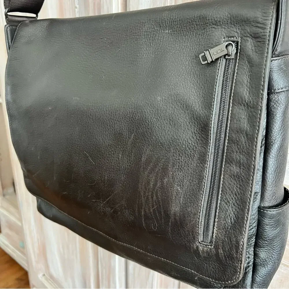 Tumi Leather Laptop Crossbody Handbag Purse Bag